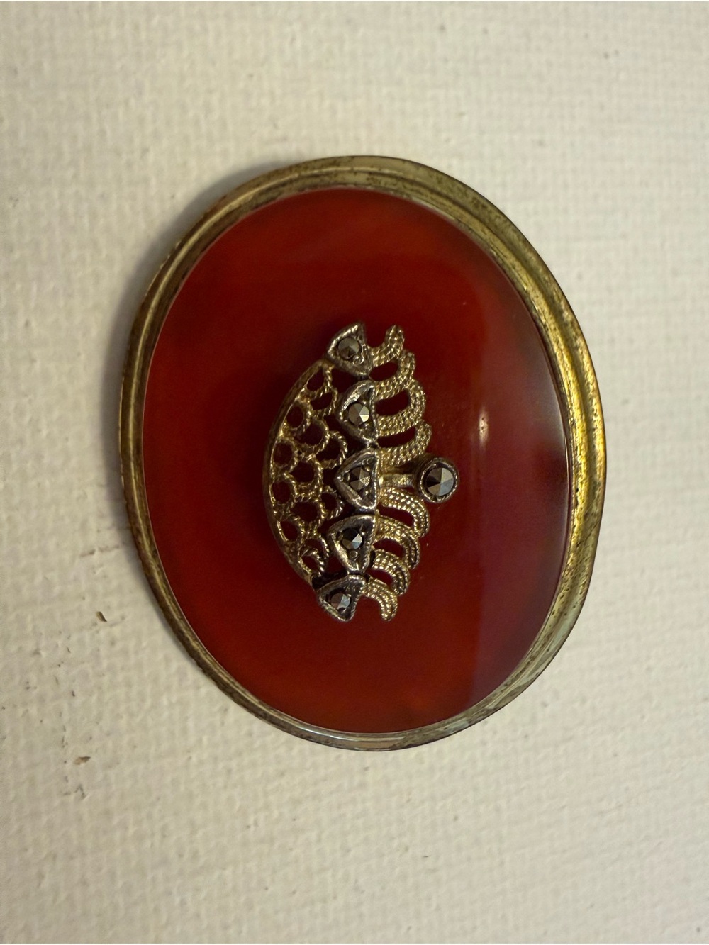 Vintage 925 Red Oval Cameo-Style Brooch with Gold-Tone Filigree